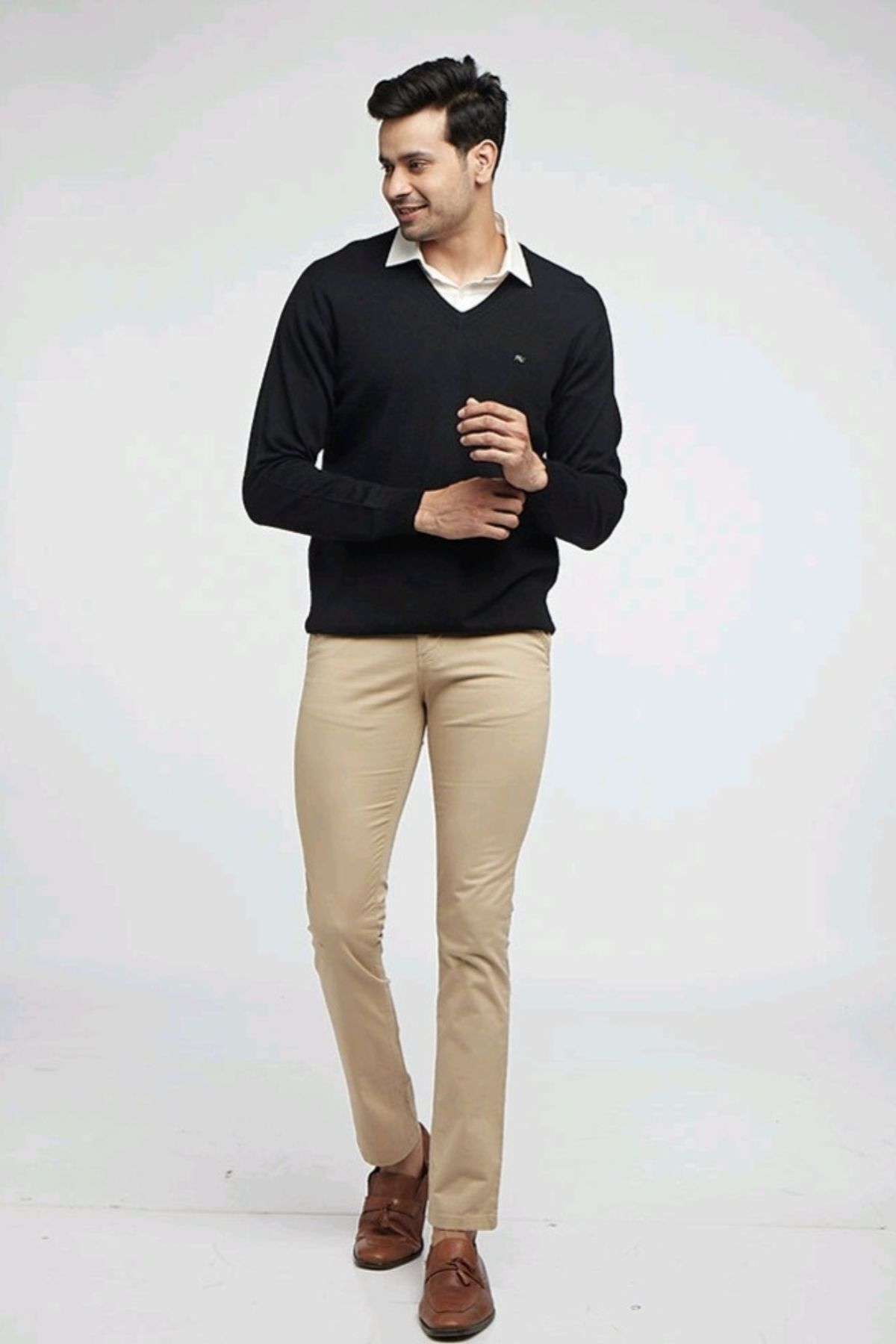 Black Merino Wool  V-Neck Pullover  | Men